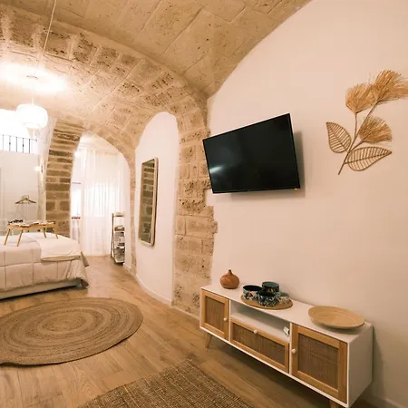 Mary House バーリ